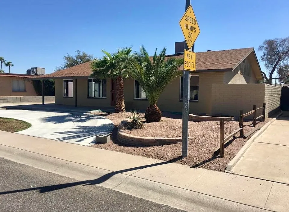 3229 W Desert Cove Ave — Photo 3
