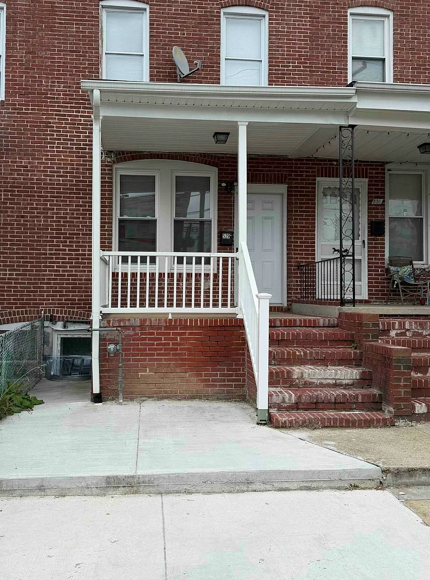 529 South Longwood Street, Unit C — Photo 1