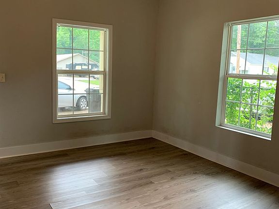 3rd image of 817 W Matthews Ave #A