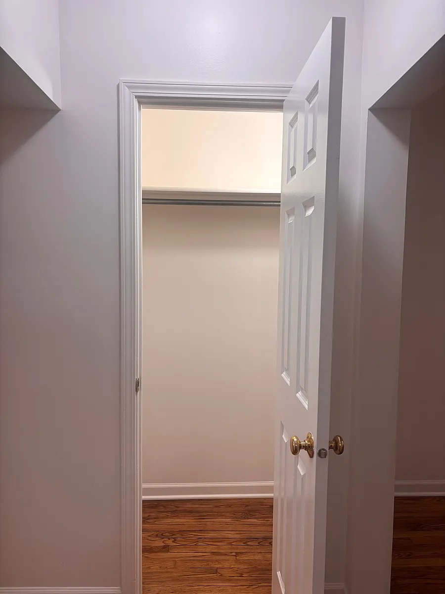 Building Photo - 44 N Parkside Ave #BE