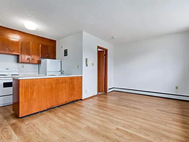 15 Darlington St E #15 — Photo 17