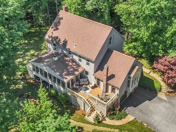 151 Helvetia St, Tewksbury, MA 01876