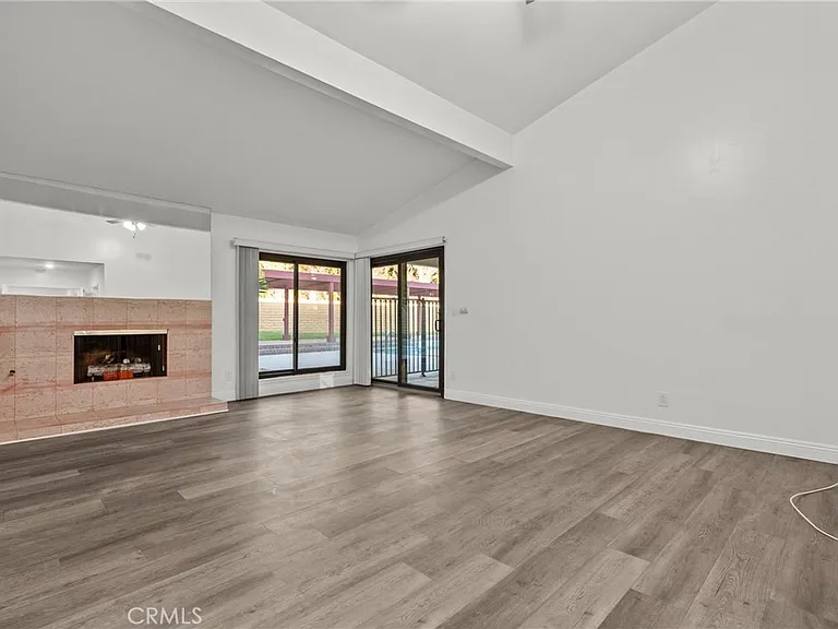 9724 Bothwell Rd — Photo 48