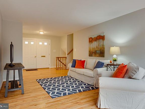 3rd image of 4918 Andrea Ave