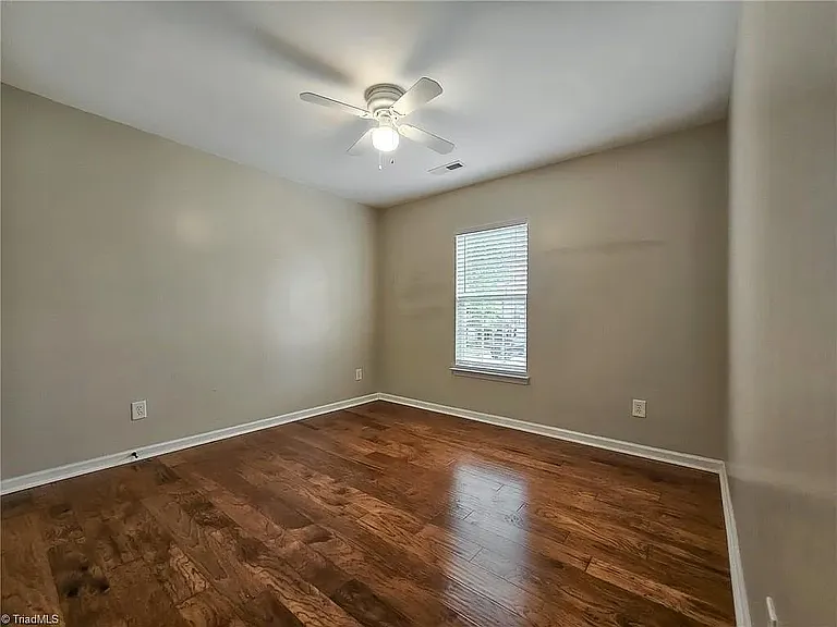 4072 Fountain Grove Dr — Photo 27