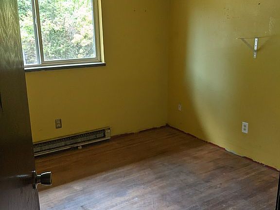 5th image of 2066 SE Beech Ct