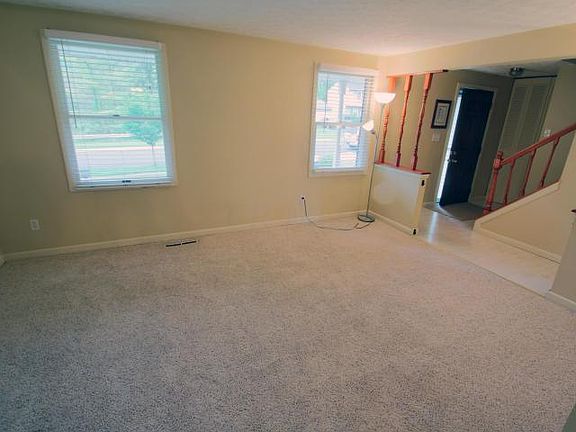 3rd image of 6566 Skywae Dr