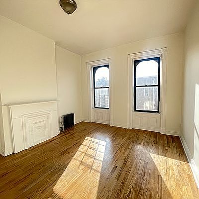 3rd image of 553 Wilson Ave #3R