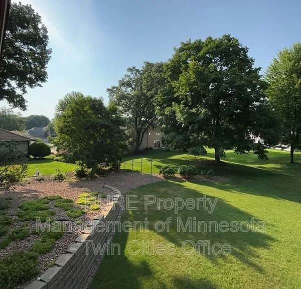 7420 Hyde Park Cir — Photo 35
