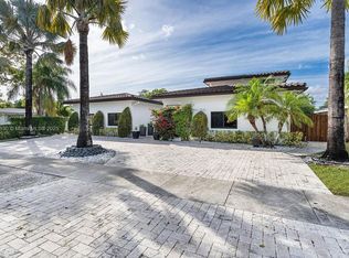 20600 NE 22nd Pl, Miami, FL 33180