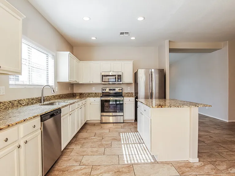 3134 W Cavedale Dr — Photo 7