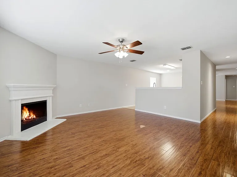 712 Preston Dr — Photo 9