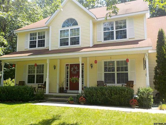 2nd image of 592 Acland Blvd