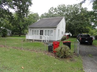 21318 Poinciana St, Southfield, MI 48033