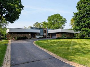 29W261 Iroquois Ct S, Warrenville, IL 60555