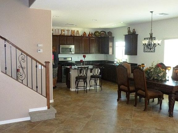 5th image of 117 W Burkhalter Dr