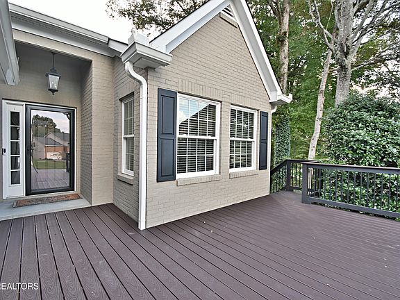 4th image of 2121 Dana Ln
