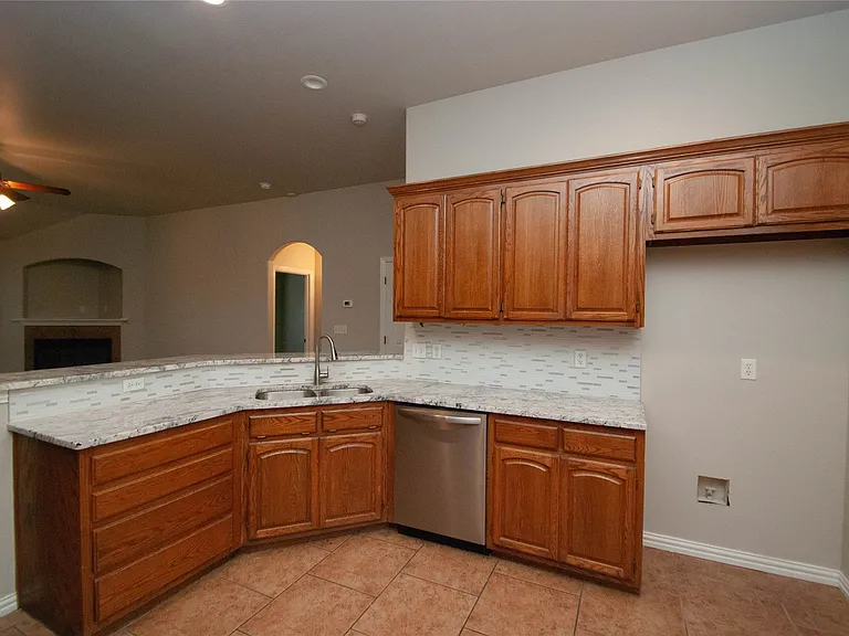 837 E Vancouver St — Photo 13