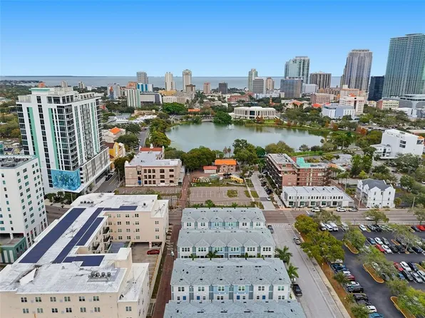 262 8th St N, Saint Petersburg, FL 33701