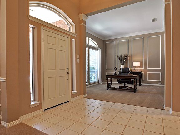 5th image of 725 Montrose Ct