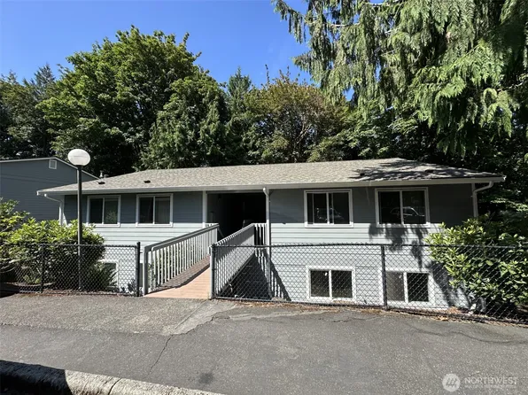 2939 SE Milehill Road #B-2, Port Orchard, WA 98366