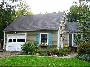 Garage bay and mud room entry
