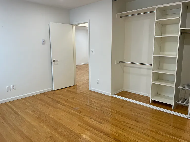 311 Montana Ave #204 — Photo 9