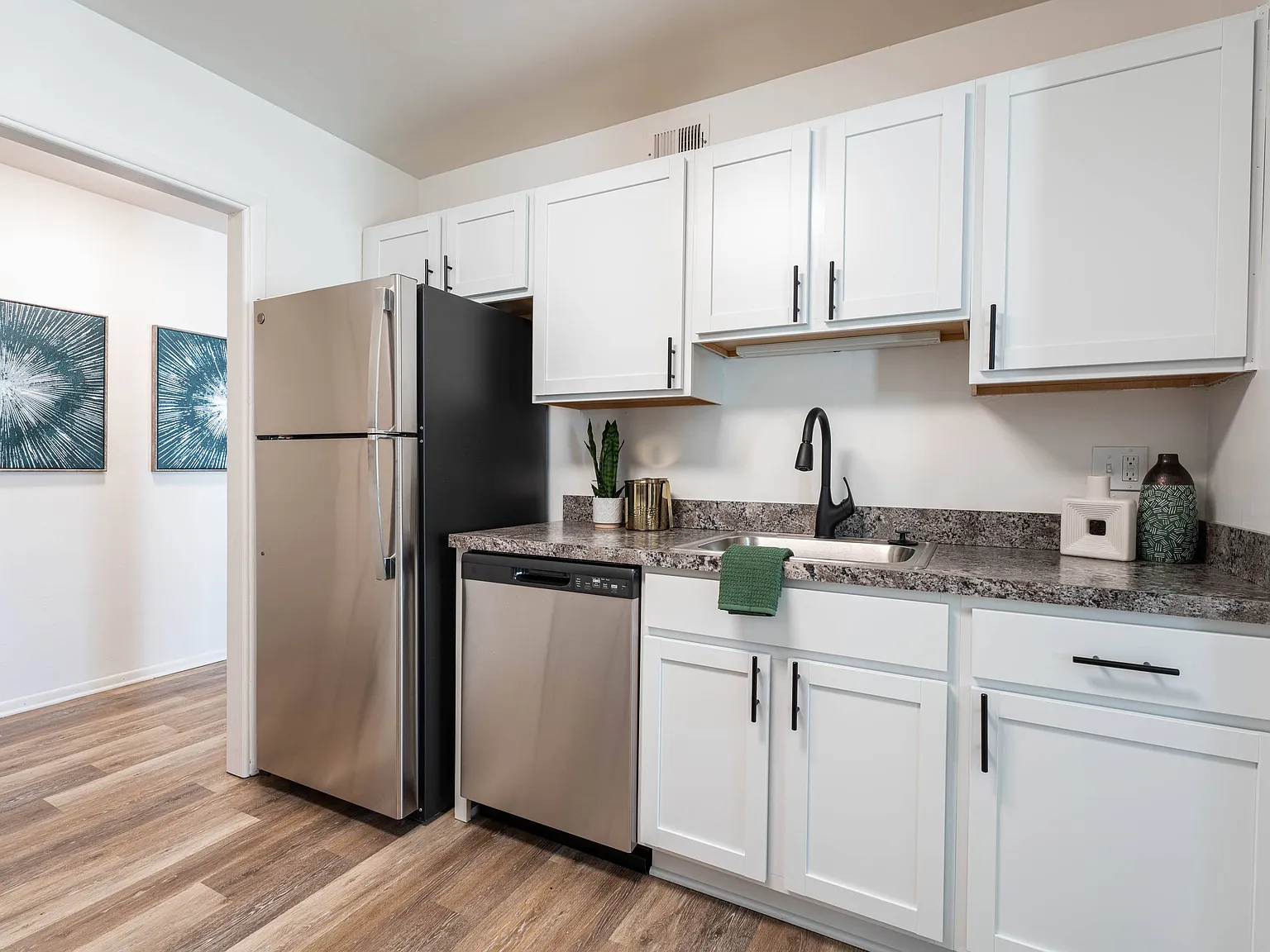 The Crossroads At Southfield Apartments — Photo 3