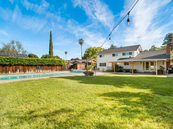 929 Getoun Dr, Concord, CA 94518