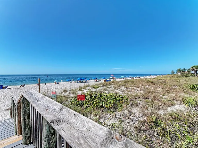 12165 Gulfstream Blvd — Photo 39