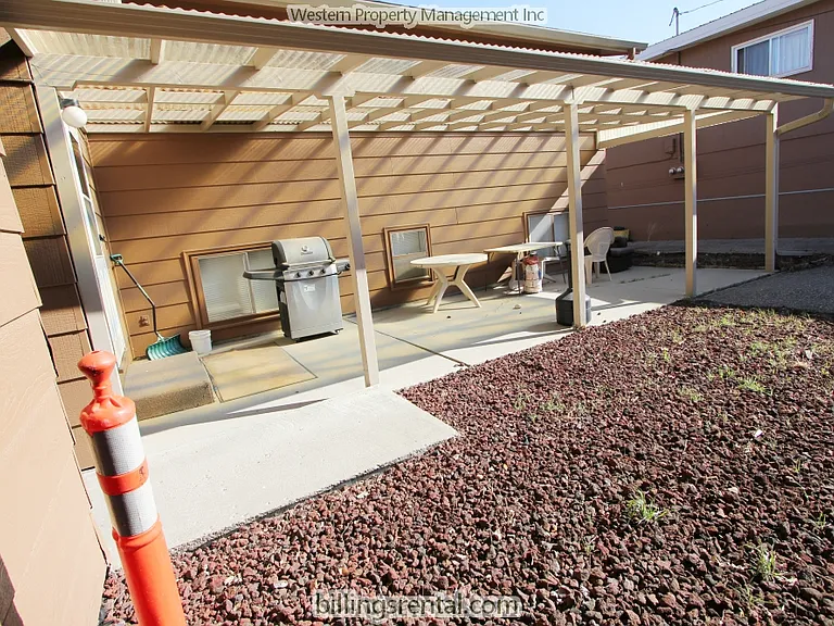 2316 Alderson Ave — Photo 3