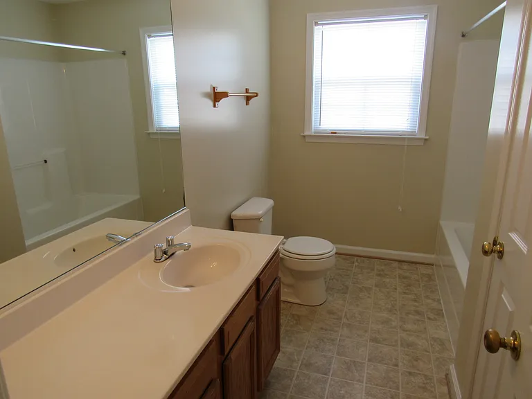 14835 Porterfield Dr — Photo 45