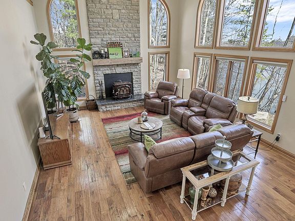3rd image of 181 Paradise Valley Dr