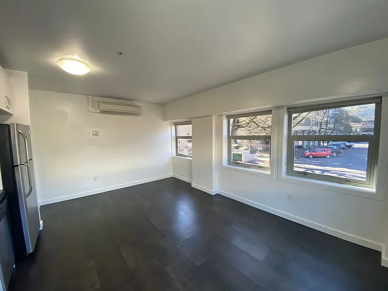 Park Place Apartments | 877 East Park Street — Photo 4