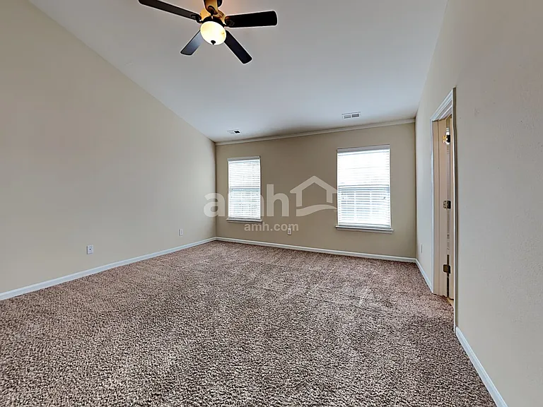 2528 Ingleside Dr — Photo 10