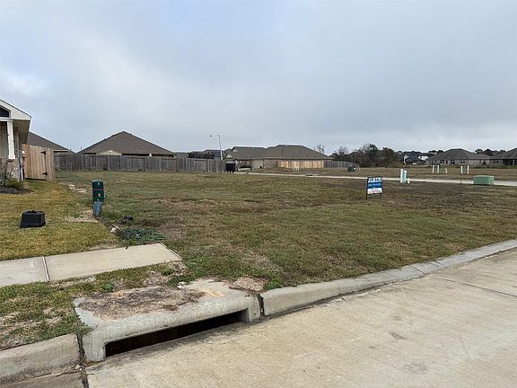 2nd image of 4437 E Bayou Maison Cir