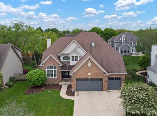 2252 Joyce Ln, Naperville, IL 60564