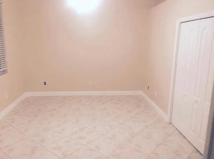1722 Roosevelt Ave — Photo 14