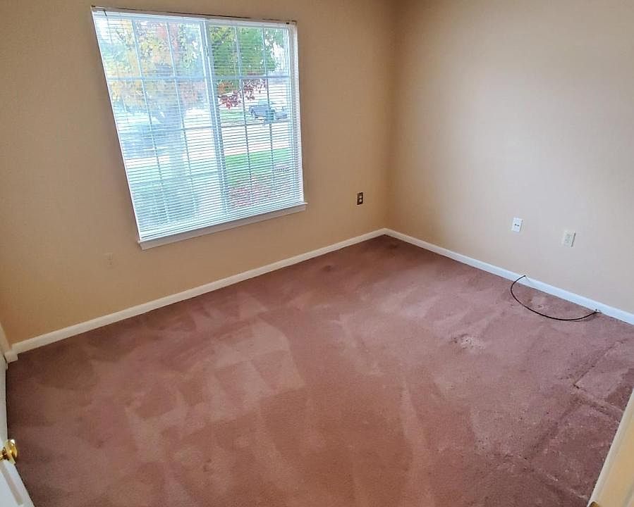 1st image of 730 Tumbleweed Ln APT 102
