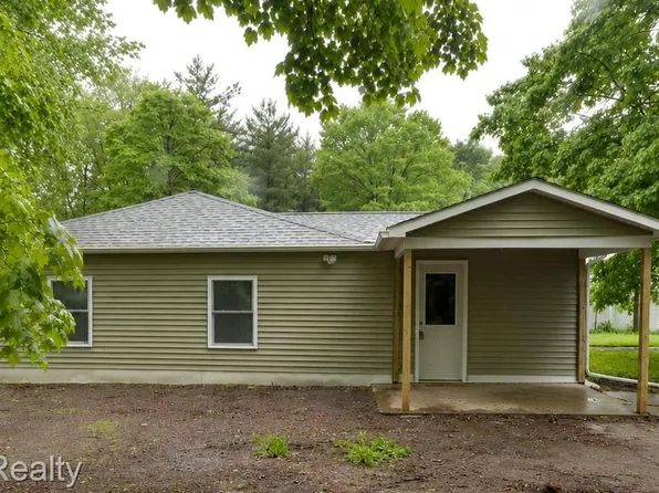 5649 Lapeer Rd, Smiths Creek, MI 48074