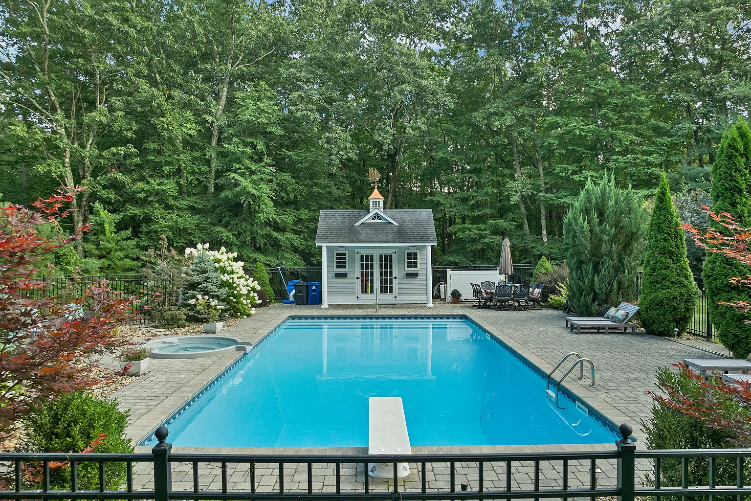 4 bed, 2.5 bath, 3680 sqft, $6,000 — Photo 3