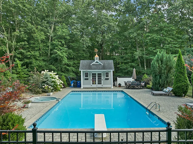 8 Hemlock Ln — Photo 44