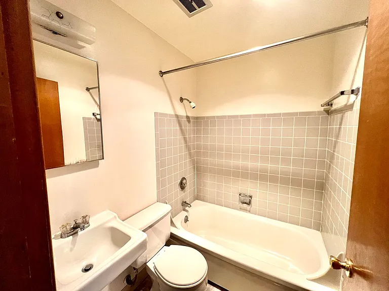 4115 Brooklyn Avenue Northeast — Photo 22
