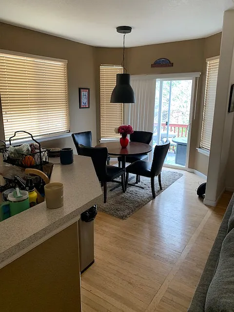 4 bed, 4000 sqft, $3,800 — Photo 4