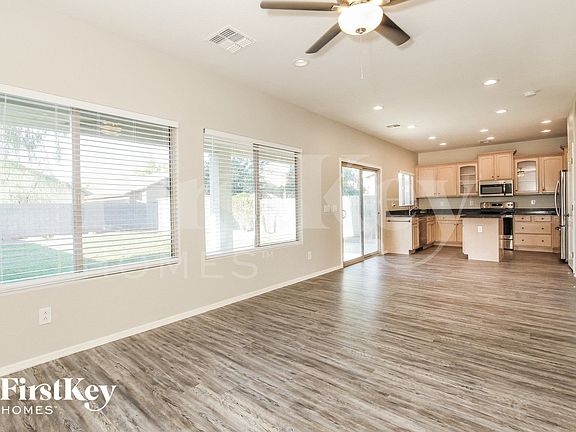 3rd image of 835 E Bradstock Way