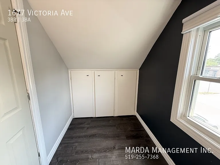 1677 Victoria Ave — Photo 34