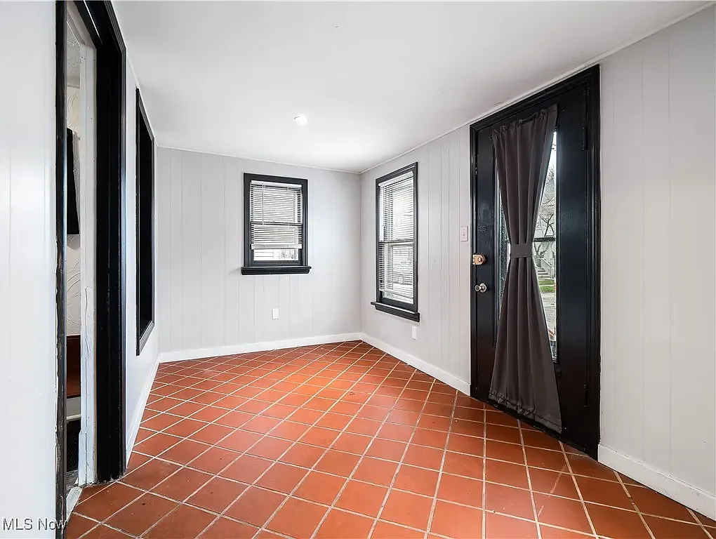 3 bed, 1262 sqft, $1,650 — Photo 2