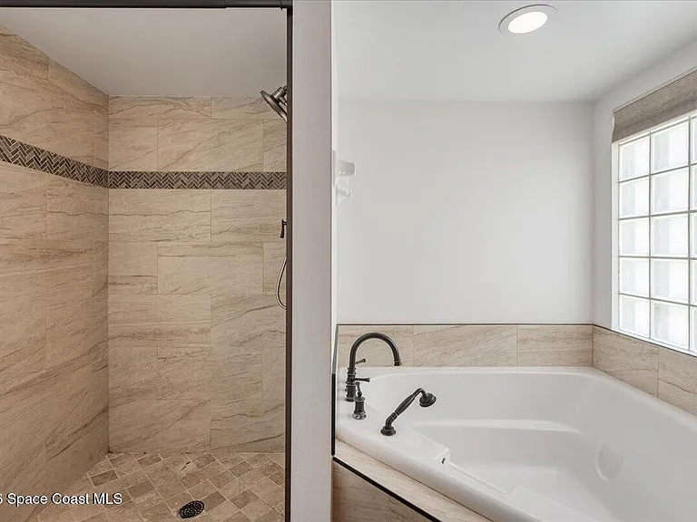 816 Hunters Creek Dr — Photo 20