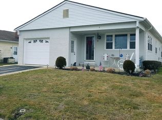 9 Redhook Bay Dr, Toms River, NJ 08757