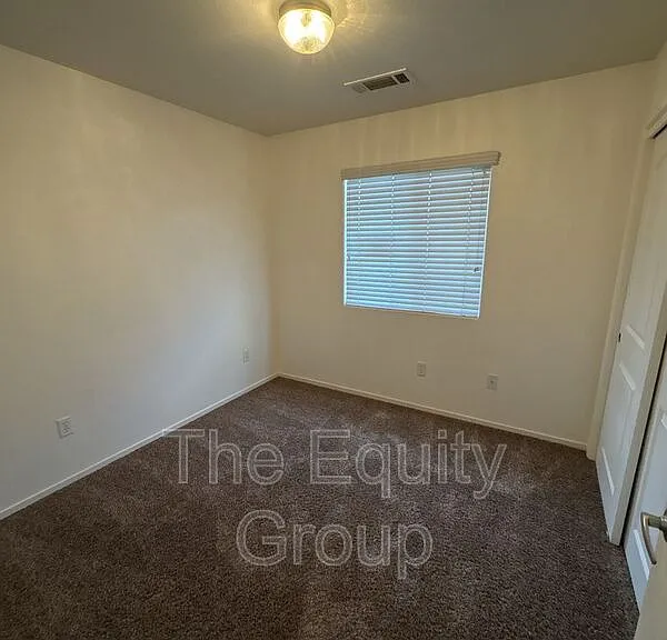 2544 W Lark Ave — Photo 8